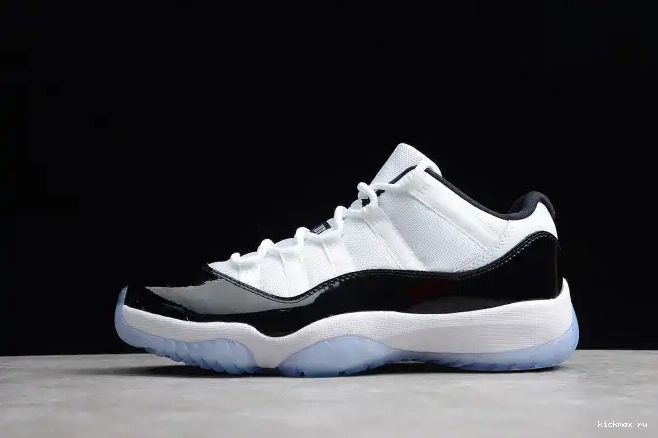 Low Retro Air 528895-153 "Concord" White 11 mens  Jordan Black 0511